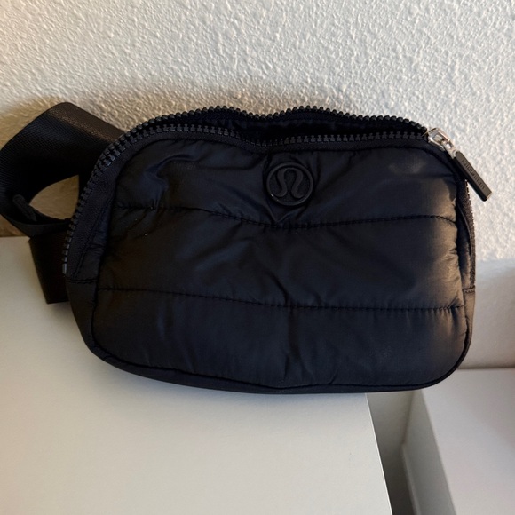 lululemon athletica WunderPuff 1L Black Belt Bag - Picture 7 of 8